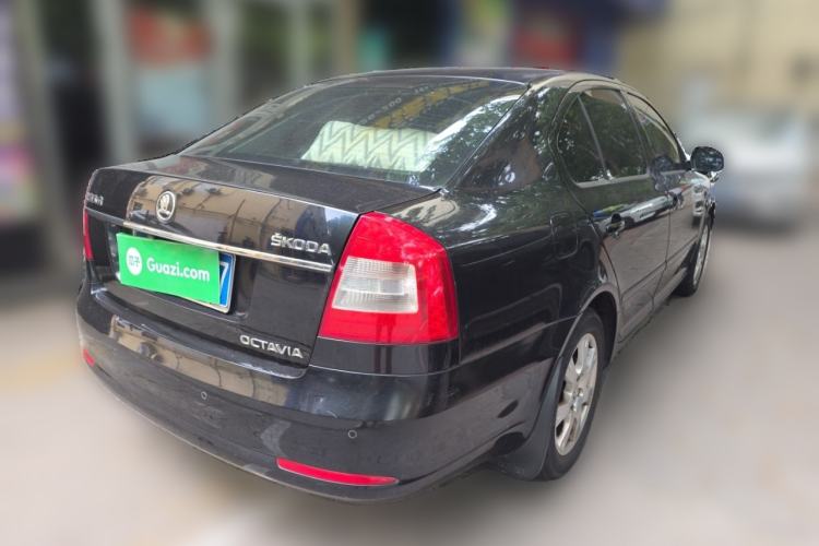 Used Skoda Octavia 2014 1.6L Manual Yijie Edition Rear Right 45 Deg