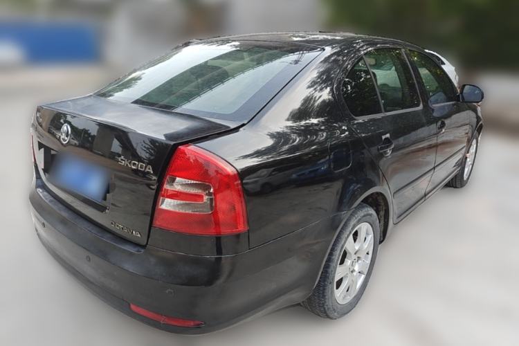 Used Skoda Octavia 2014 1.6L Automatic Yijie Edition Rear Right 45 Deg