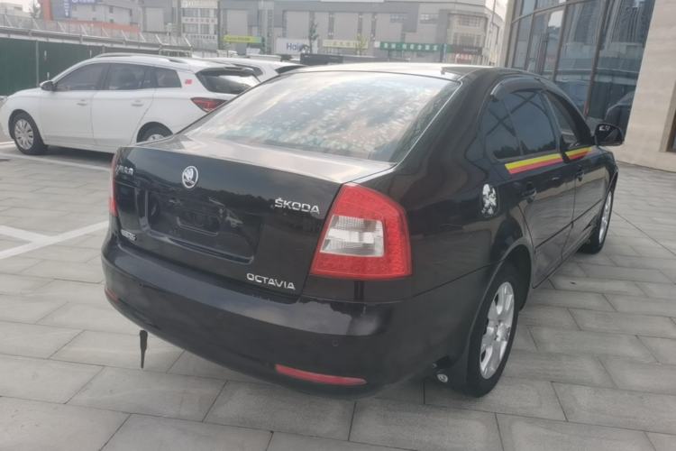 Used Skoda Octavia 2014 1.6L Manual Yijie Edition Rear Right 45 Deg