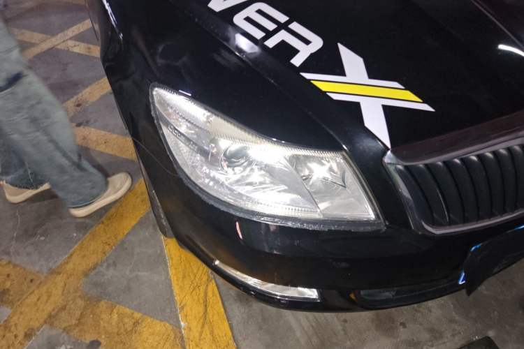 Used Skoda Octavia 2014 1.6L Manual Yijie Edition Right Front Headlight