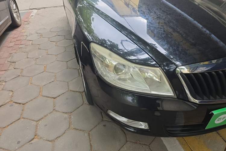 Used Skoda Octavia 2014 1.6L Manual Yijie Edition Right Front Headlight