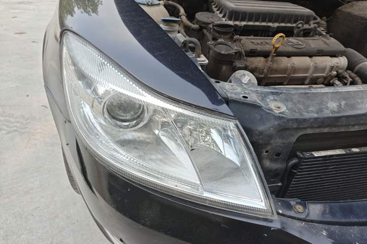 Used Skoda Octavia 2014 1.6L Automatic Yijie Edition Right Front Headlight