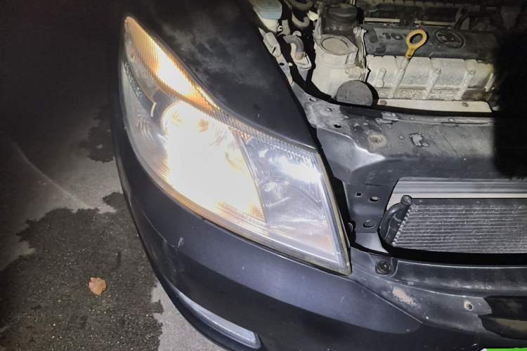 Used Skoda Octavia 2014 1.6L Automatic Yijun Edition Right Front Headlight