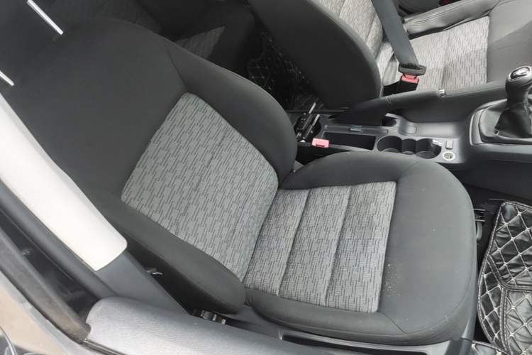 Used Skoda Octavia 2014 1.6L Manual Eado Edition Right Front Seat