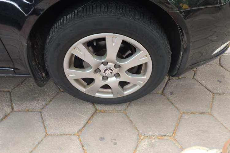 Used Skoda Octavia 2014 1.6L Manual Yijie Edition Right Front Wheel Hub