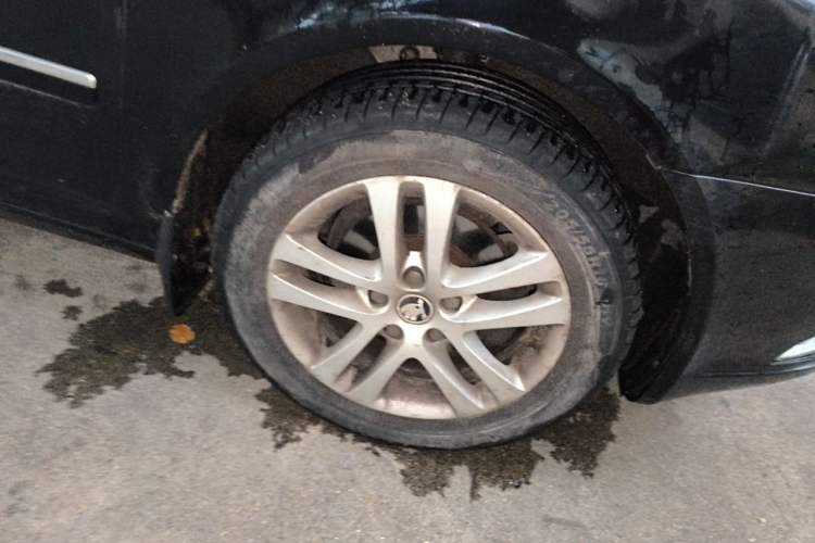 Used Skoda Octavia 2014 1.6L Automatic Yijun Edition Right Front Wheel Hub