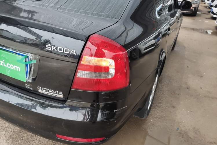 Used Skoda Octavia 2014 1.6L Manual Eado Edition Right Rear Taillight