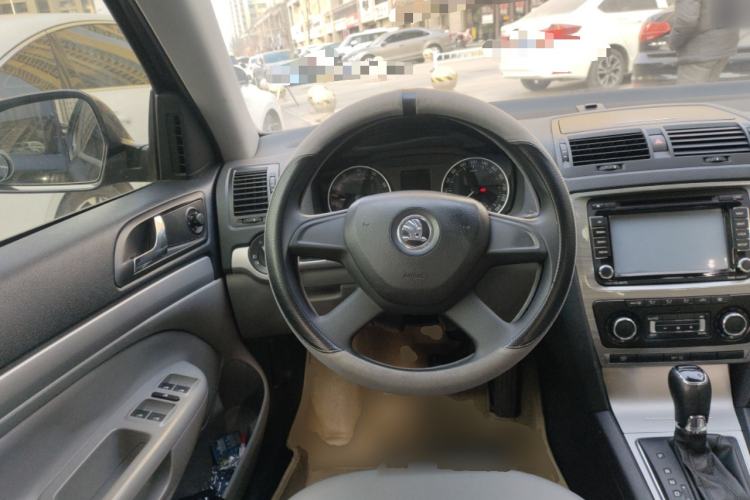Used Skoda Octavia 2014 1.6L Automatic Yijun Edition Steering Wheel