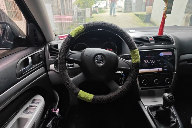 Used Skoda Octavia 2014 1.6L Manual Yijie Edition Steering Wheel