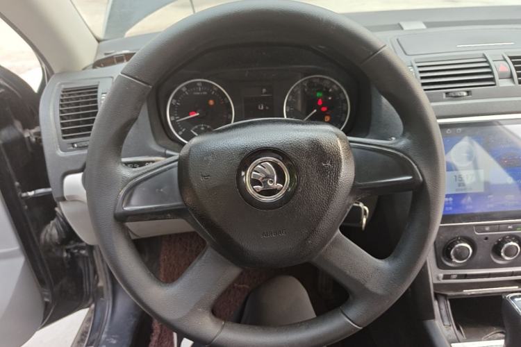 Used Skoda Octavia 2014 1.6L Automatic Yijie Edition Steering Wheel