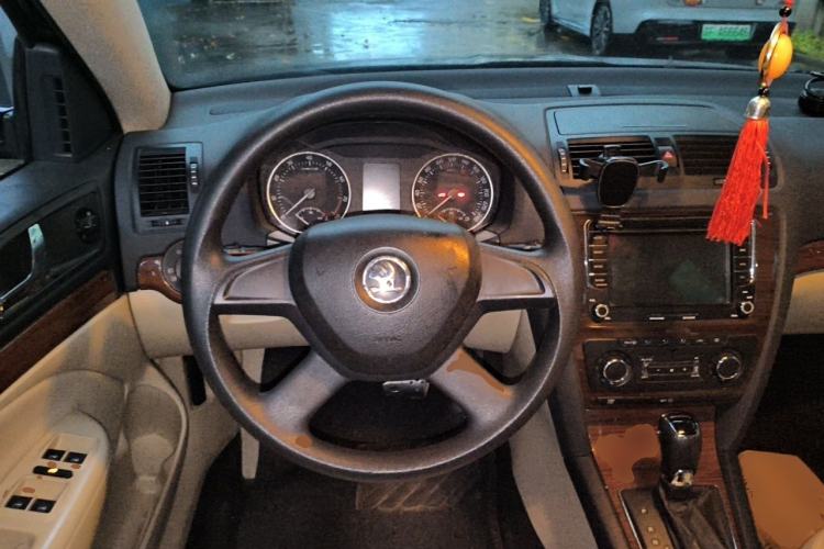 Used Skoda Octavia 2014 1.6L Automatic Yijun Edition Steering Wheel