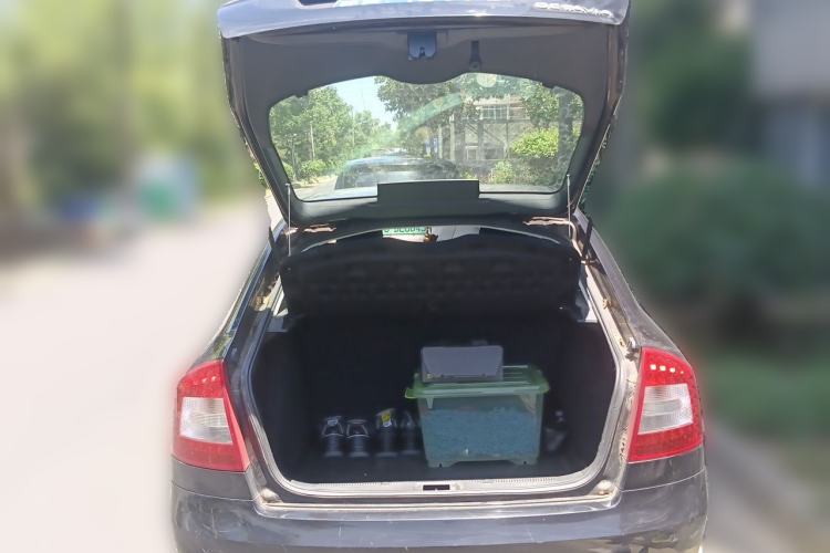 Used Skoda Octavia 2014 1.6L Automatic Yijie Edition Trunk