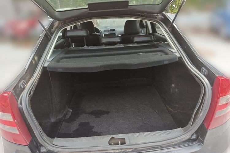 Used Skoda Octavia 2014 1.6L Automatic Yijie Edition Trunk