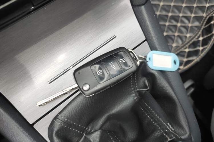Used Skoda Octavia 2014 1.6L Manual Eado Edition Vehicle Key