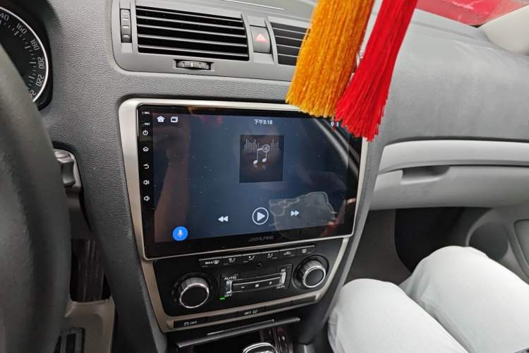 Used Skoda Octavia 2014 1.4TSI DSG Yijun Edition Audio And AC Panel