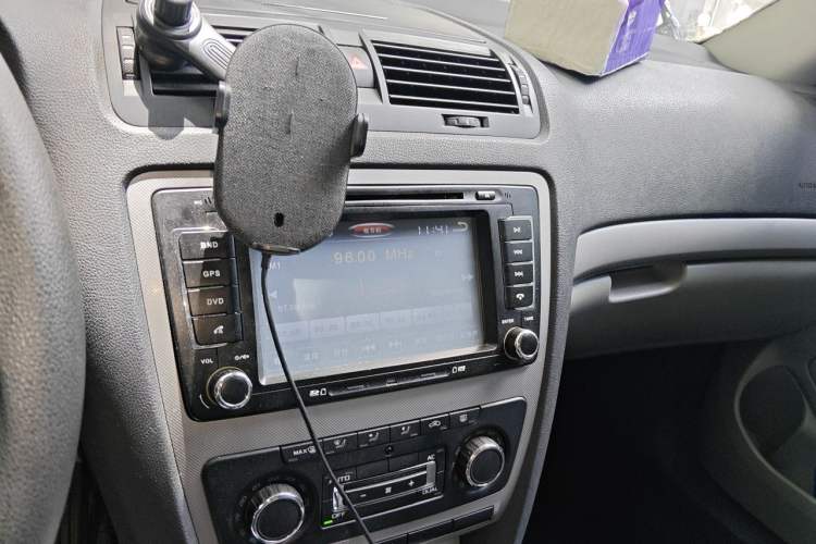 Used Skoda Octavia 2014 1.6L Automatic Yijun Edition Audio And AC Panel