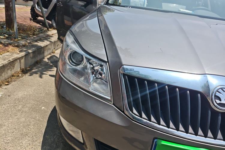 Used Skoda Octavia 2014 1.6L Automatic Yijie Edition Exterior 6