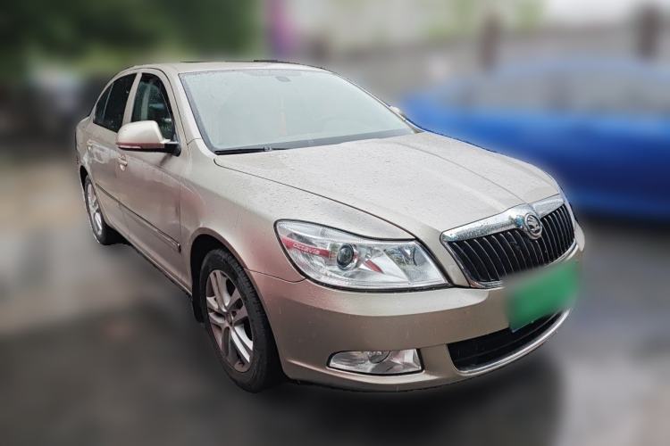 Used Skoda Octavia 2014 1.4TSI DSG Yijun Edition Front Right 45 Deg