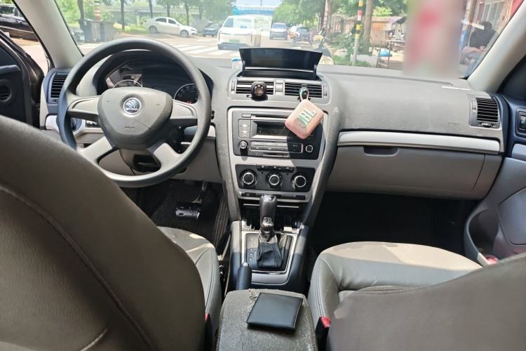 Used Skoda Octavia 2014 1.6L Automatic Yijie Edition Interior 2