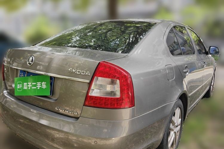 Used Skoda Octavia 2014 1.6L Automatic Yijun Edition Rear Right 45 Deg