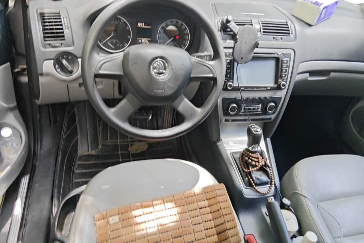 Used Skoda Octavia 2014 1.6L Automatic Yijun Edition Steering Wheel