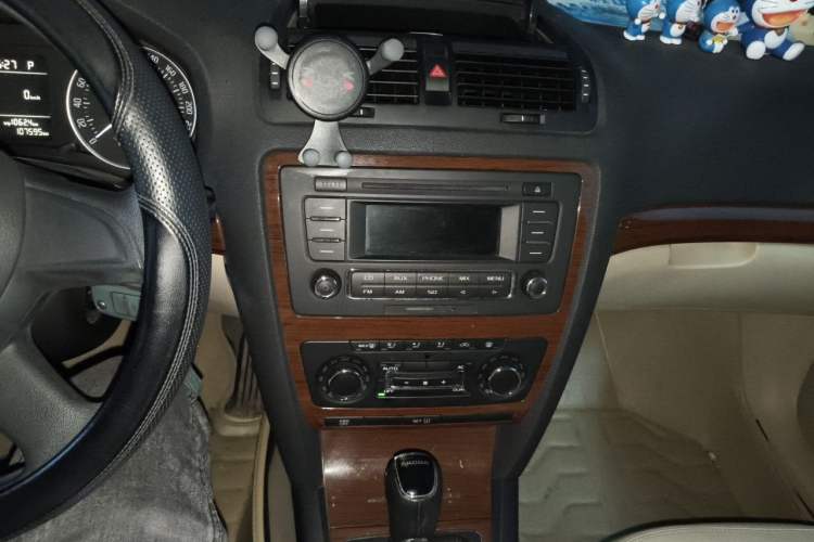 Used Skoda Octavia 2014 1.6L Automatic Yijun Edition Audio And AC Panel