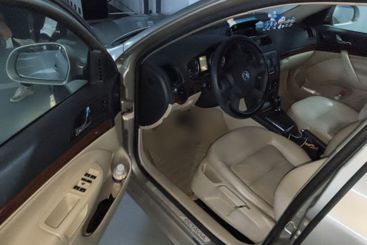 Used Skoda Octavia 2014 1.6L Automatic Yijun Edition Driver Seat