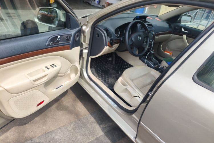 Used Skoda Octavia 2014 1.6L Automatic Yijun Edition Driver Seat
