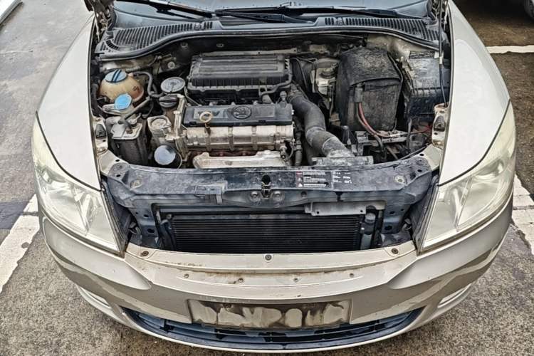 Used Skoda Octavia 2014 1.6L Automatic Yijie Edition Engine Bay