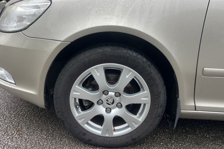 Used Skoda Octavia 2014 1.6L Automatic Yijie Edition Exterior 12
