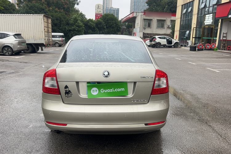 Used Skoda Octavia 2014 1.6L Automatic Yijie Edition Exterior 4