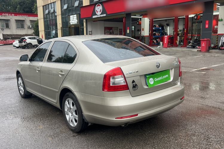 Used Skoda Octavia 2014 1.6L Automatic Yijie Edition Exterior 5