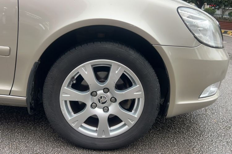 Used Skoda Octavia 2014 1.6L Automatic Yijie Edition Exterior 8