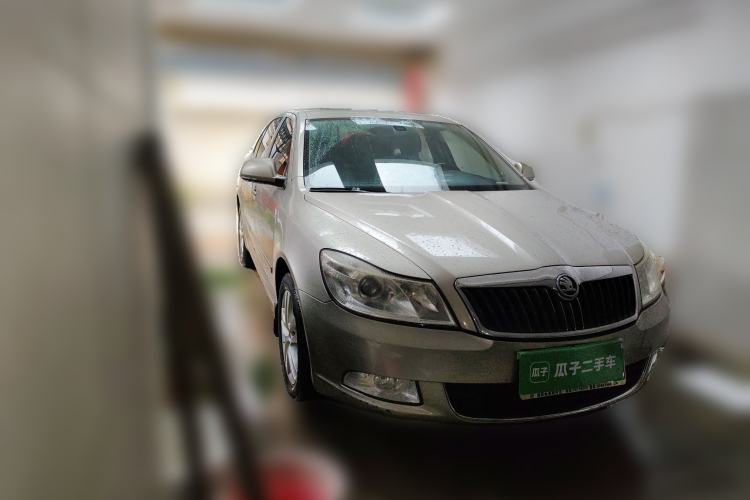 Used Skoda Octavia 2014 1.6L Automatic Yijun Edition Front Right 45 Deg