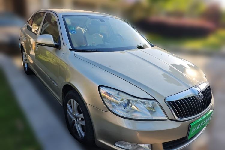 Used Skoda Octavia 2014 1.4TSI DSG Yijun Edition Front Right 45 Deg