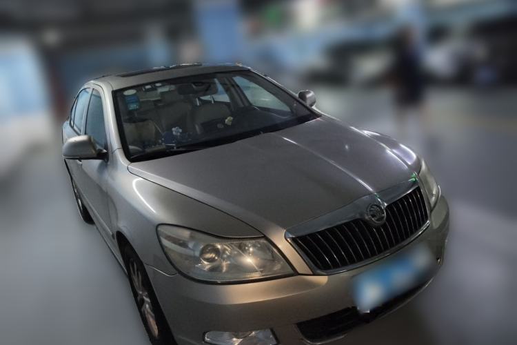 Used Skoda Octavia 2014 1.6L Automatic Yijun Edition Front Right 45 Deg