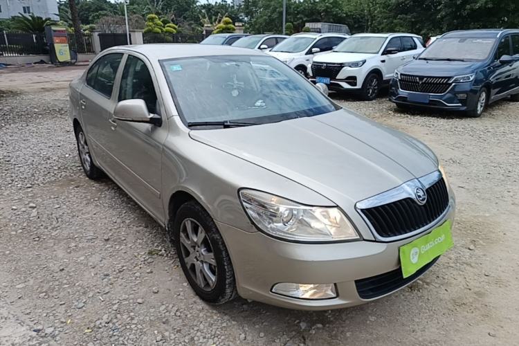 Used Skoda Octavia 2014 1.6L Automatic Yijie Edition Front Right 45 Deg