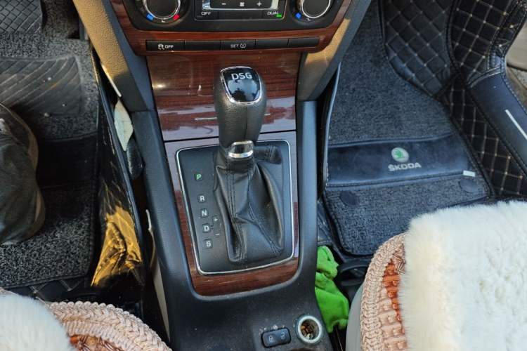 Used Skoda Octavia 2014 1.4TSI DSG Yijun Edition Gear Lever