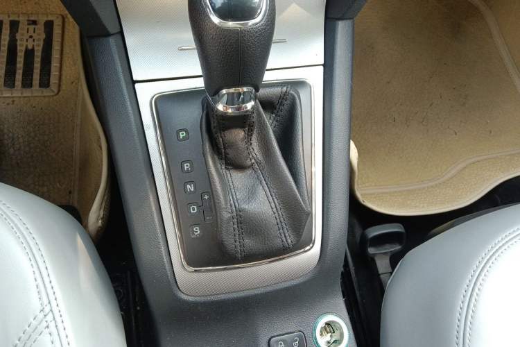 Used Skoda Octavia 2014 1.6L Automatic Yijun Edition Gear Lever
