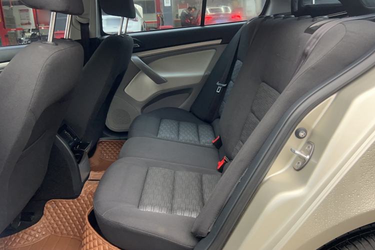Used Skoda Octavia 2014 1.6L Automatic Yijie Edition Interior 1