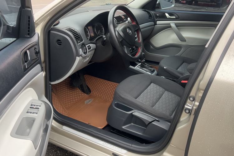 Used Skoda Octavia 2014 1.6L Automatic Yijie Edition Interior 5