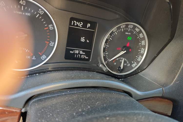 Used Skoda Octavia 2014 1.4TSI DSG Yijun Edition Odometer Close Up