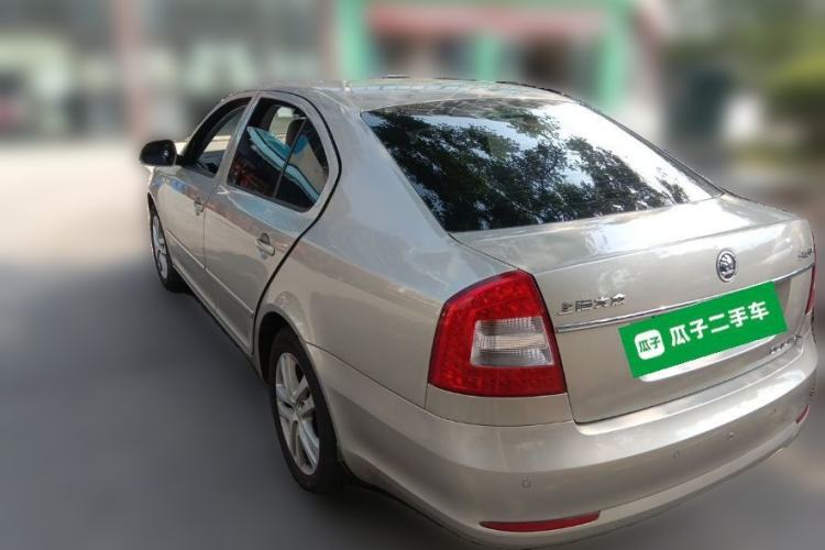 Used Skoda Octavia 2014 1.6L Automatic Yijun Edition Rear Left 45 Deg