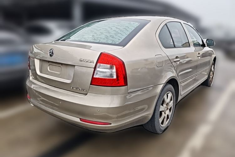 Used Skoda Octavia 2014 1.6L Automatic Yijie Edition Rear Right 45 Deg