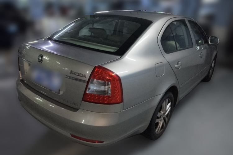 Used Skoda Octavia 2014 1.6L Automatic Yijun Edition Rear Right 45 Deg