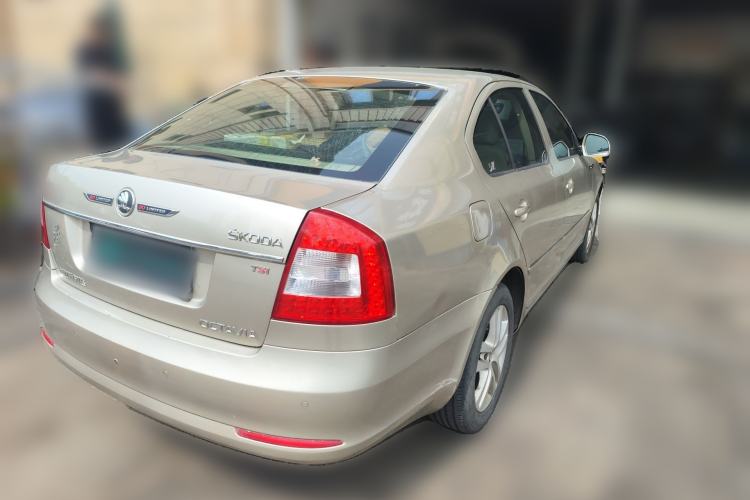 Used Skoda Octavia 2014 1.6L Automatic Yijun Edition Rear Right 45 Deg