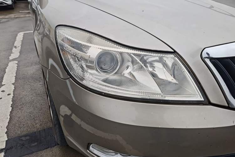 Used Skoda Octavia 2014 1.6L Automatic Yijie Edition Right Front Headlight