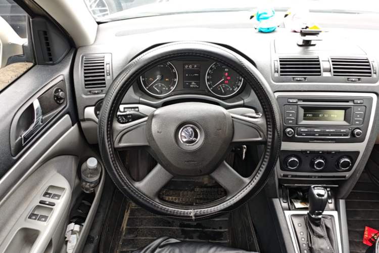 Used Skoda Octavia 2014 1.6L Automatic Yijie Edition Steering Wheel