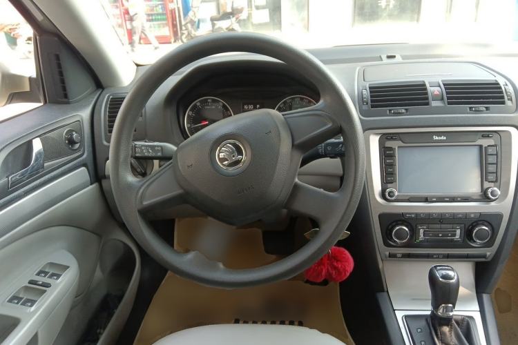 Used Skoda Octavia 2014 1.6L Automatic Yijun Edition Steering Wheel