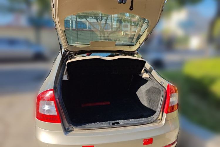 Used Skoda Octavia 2014 1.4TSI DSG Yijun Edition Trunk